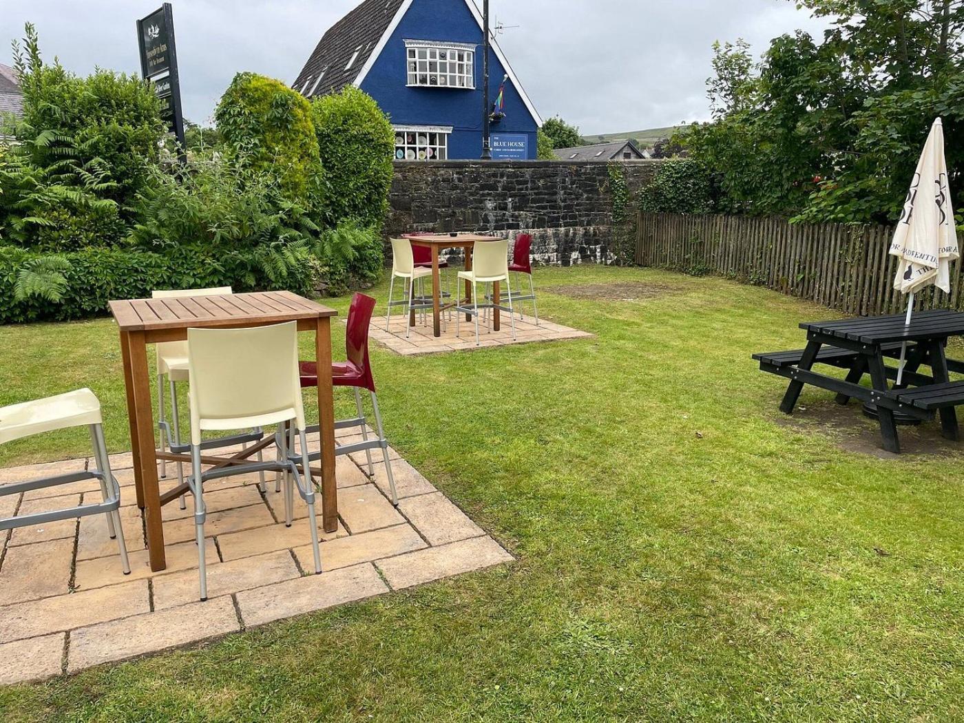 Ynyscedwyn Arms Hotel Ystradgynlais Ngoại thất bức ảnh