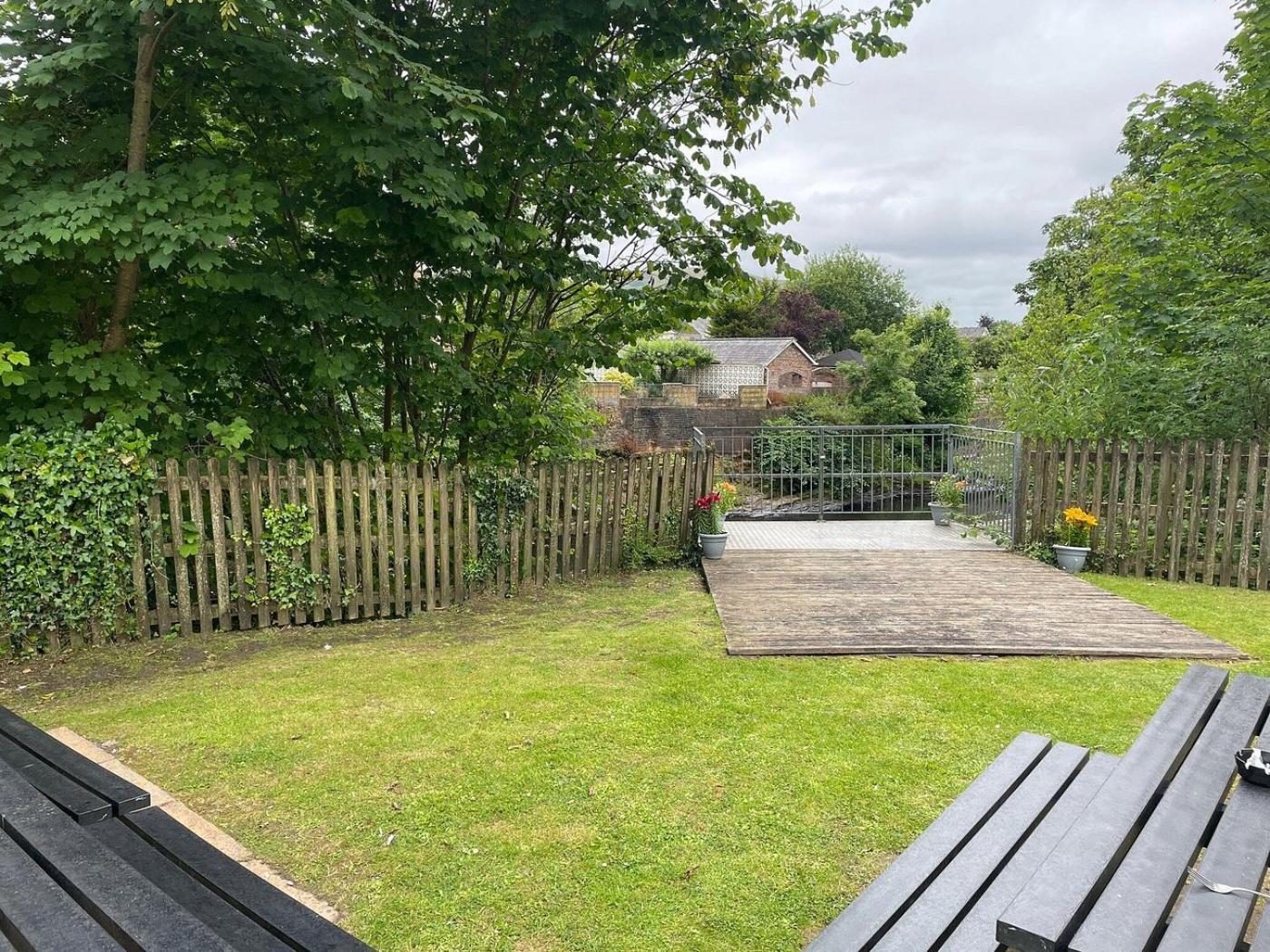 Ynyscedwyn Arms Hotel Ystradgynlais Ngoại thất bức ảnh